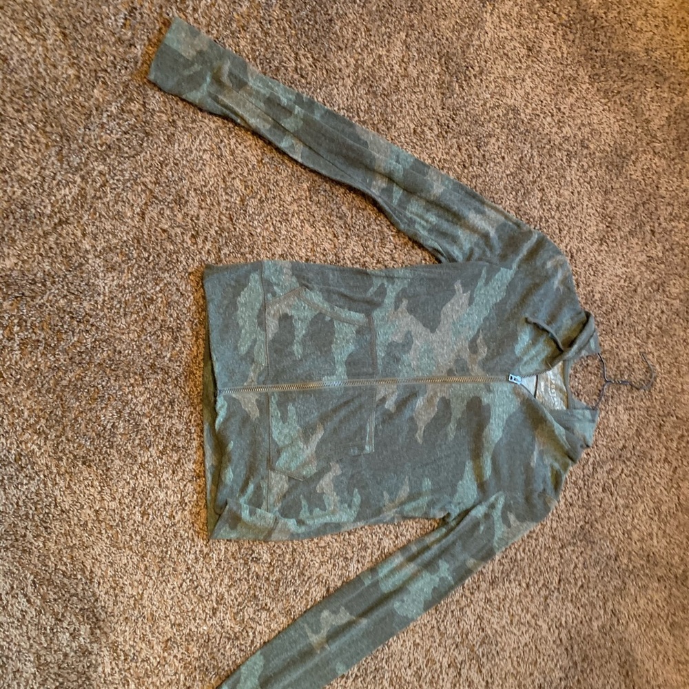 Camo zip up hoodie